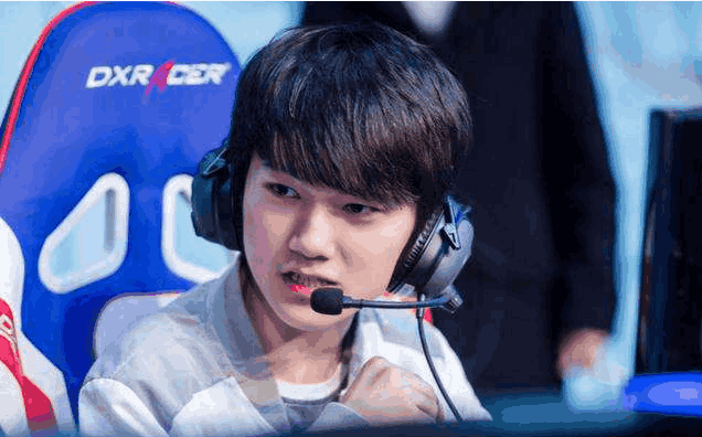 LNG Esports vs WBG数据对比：上单位置半斤八两！Weiwei真不如Tarzan